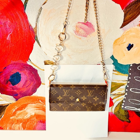 Louis Vuitton Monogram The Sarah long wallet with Gold Chain. - Picture 14 of 14